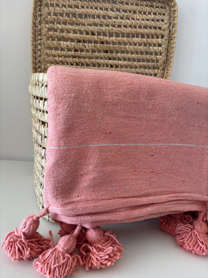 PLAID A RAYURE ET POMPOM