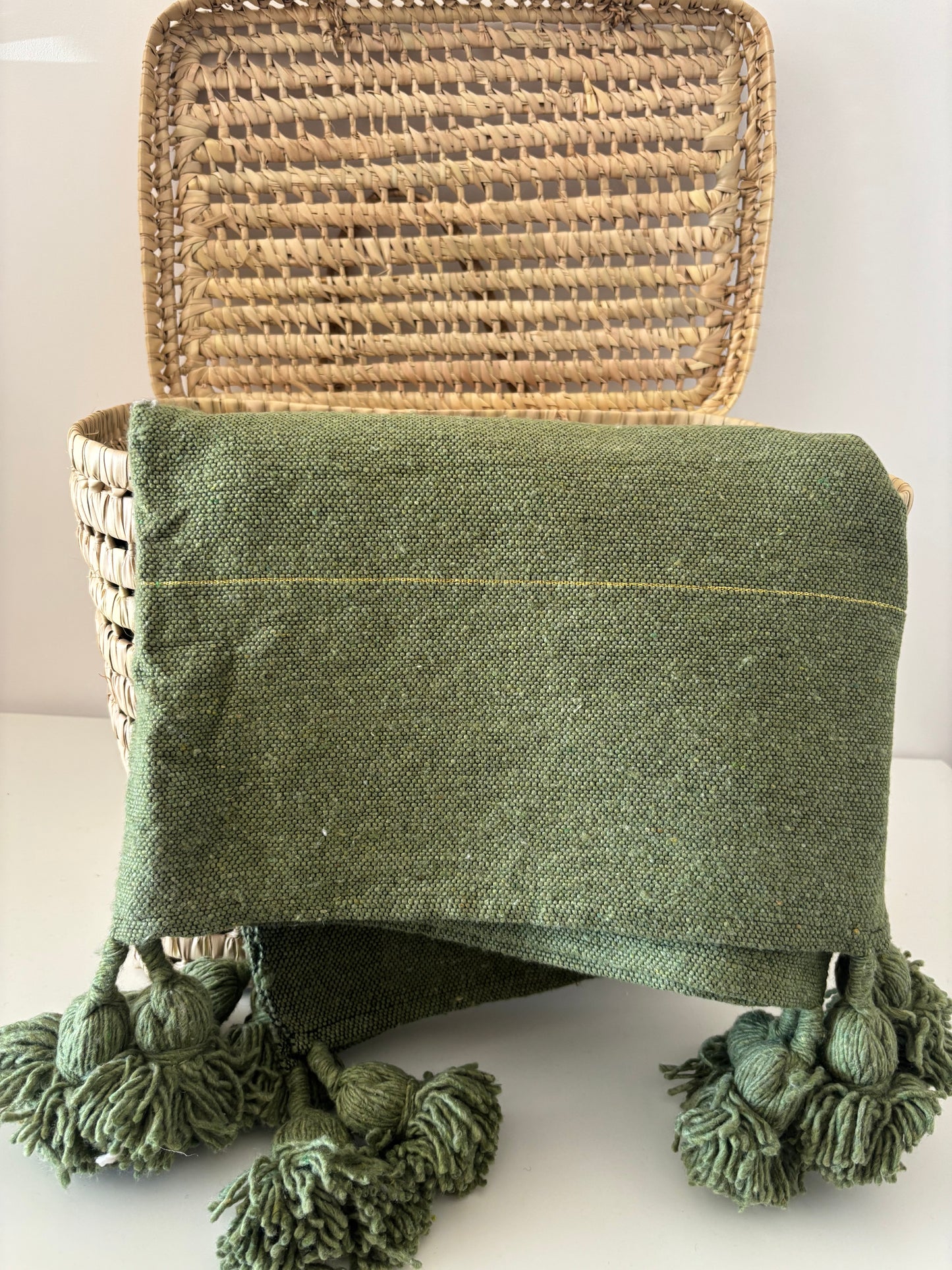 PLAID A RAYURE ET POMPOM