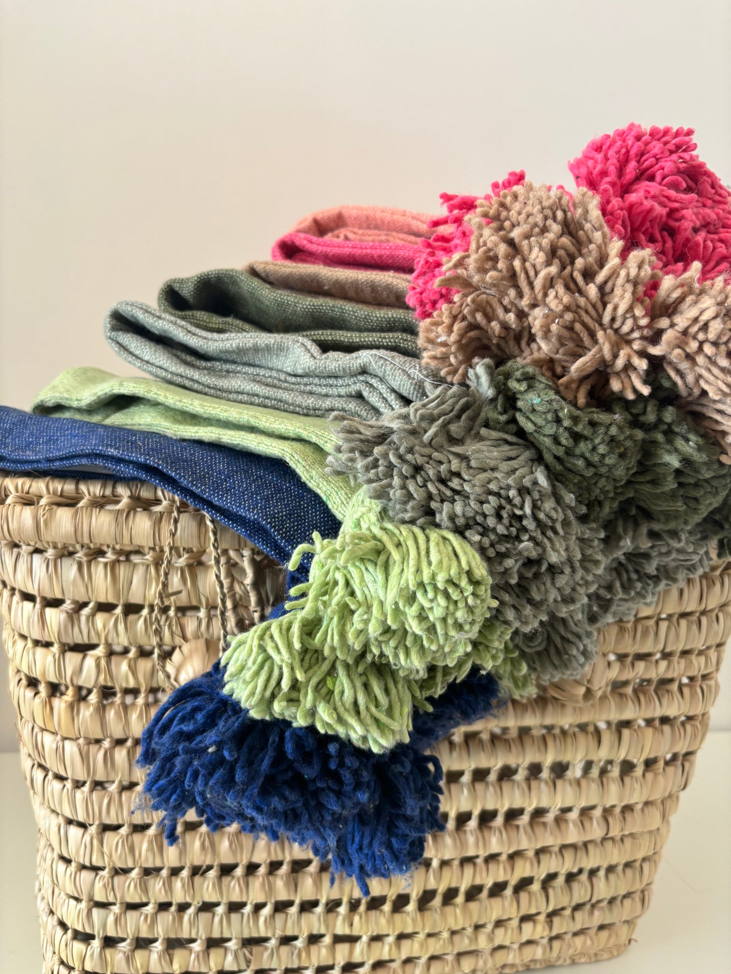 HOUSSE DE COUSSIN A POMPOM UNI