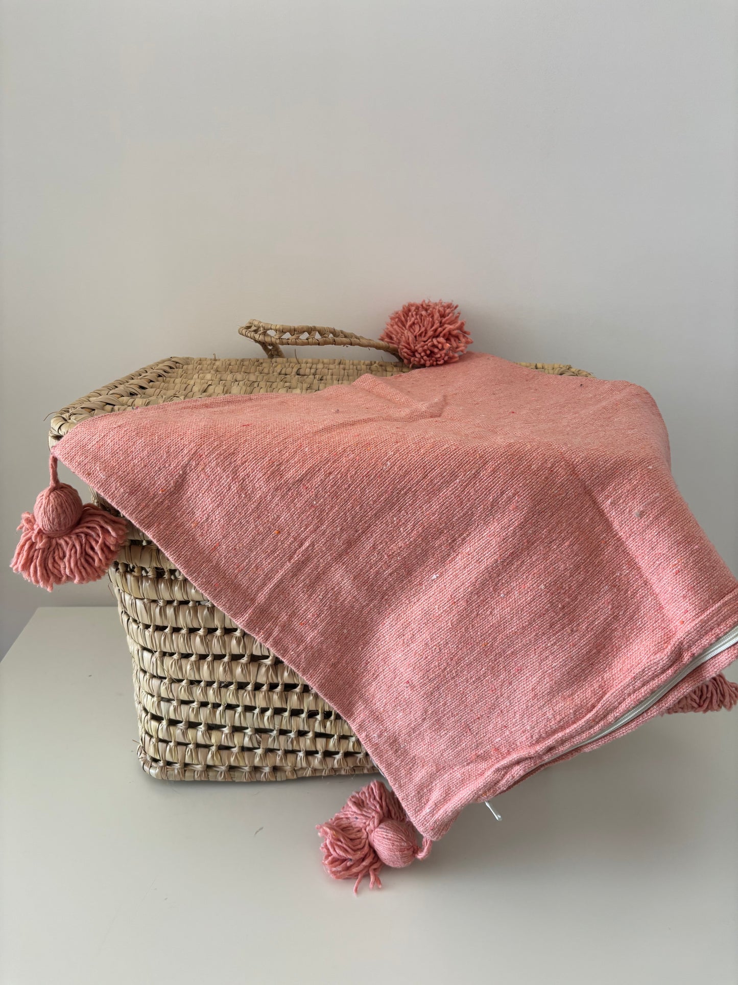 HOUSSE DE COUSSIN A POMPOM UNI