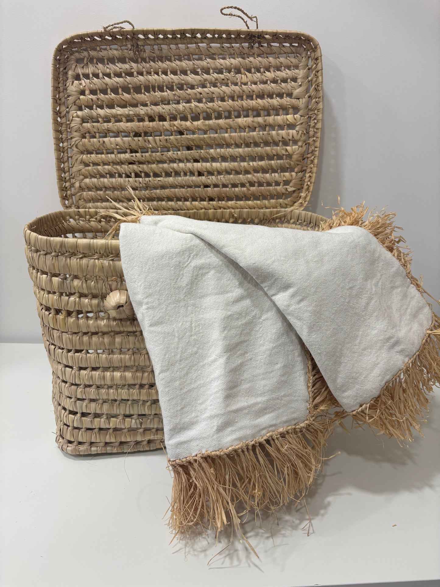 HOUSSE DE COUSSIN EN RAPHIA ET COTON